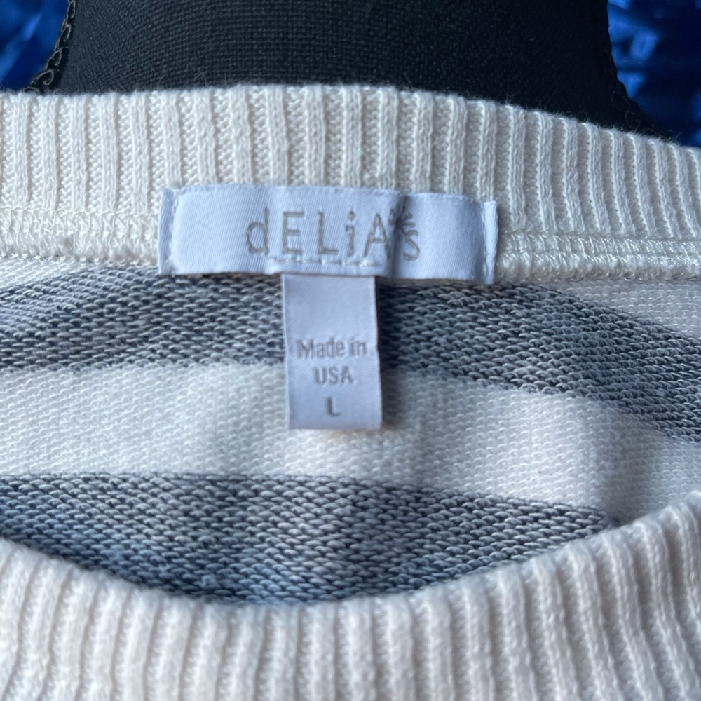 Sweater - Picture 4 of 4